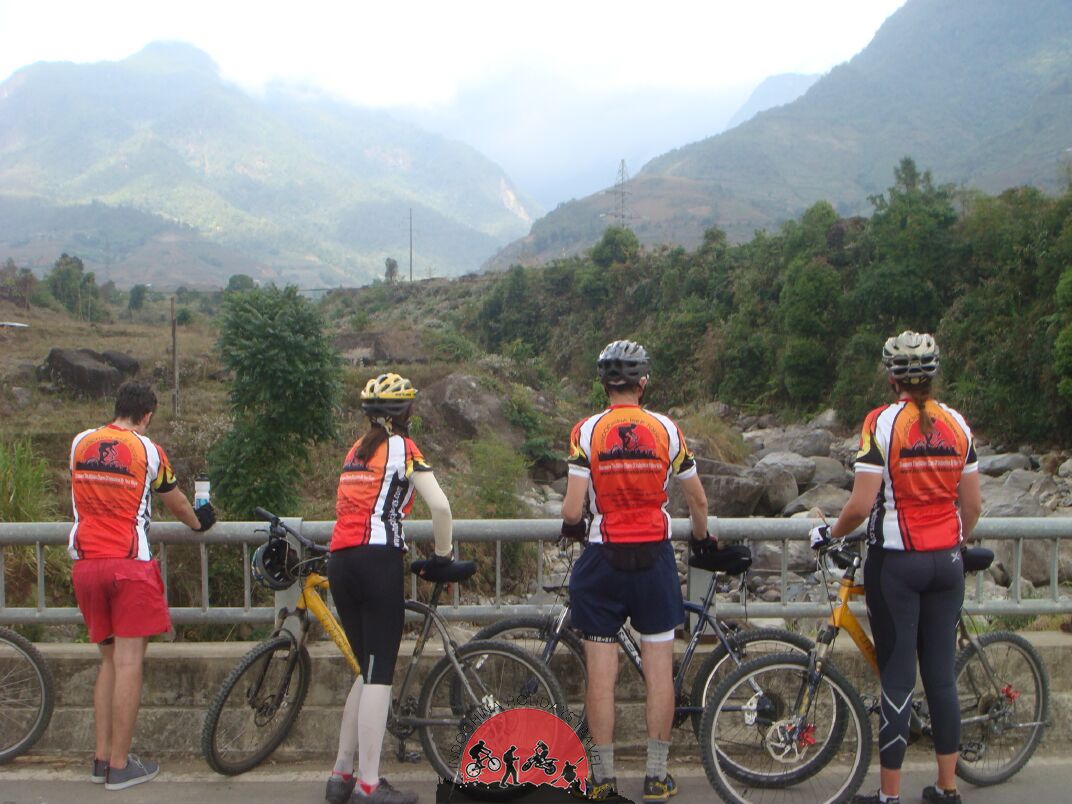 6 Days Hanoi Biking To Ba Be Lake – Cao Bang – Ban Gioc Waterfall – Lang Son