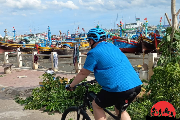 Saigon Cycling To Cai Be For Day Trip