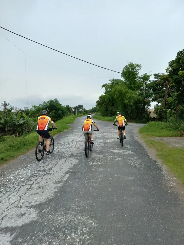 7 days Saigon Express Cycling Tour To Hanoi 2