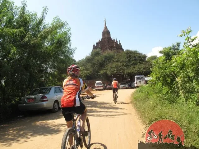 Hanoi Cycle To Ho Chi Minh city - 12 Days 1