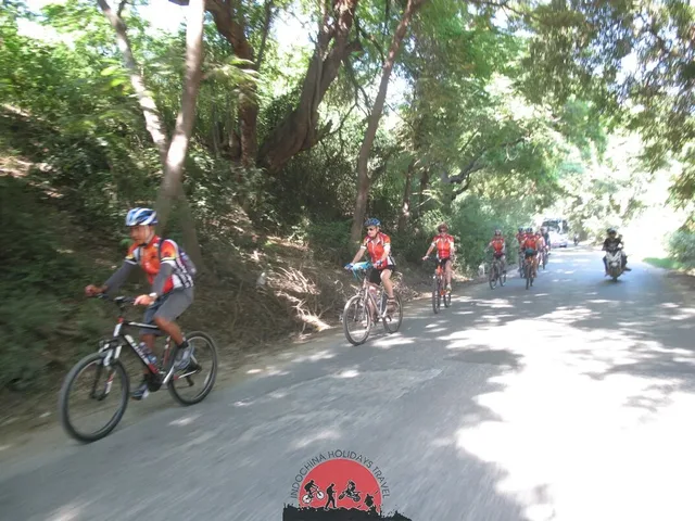 Hanoi Cycling To perfume Pagoda and Kim Boi Hot Spring – 3 days 3