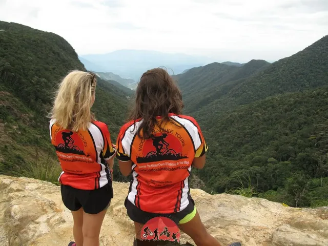 Hanoi - VanLong Nature Reserve - Cuc Phuong - Tam Coc Cycle Tour - 2 Days 2