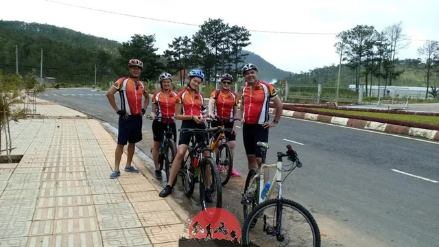 Vietnam Cycle Tours - 23 Days 1